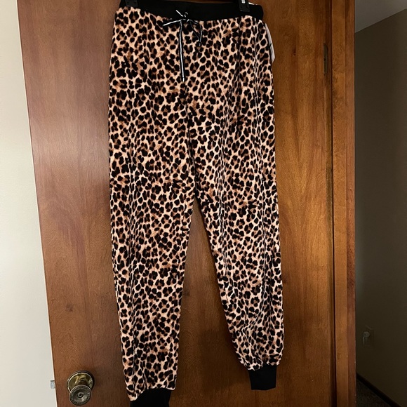 Pillow Talk NWT size Large Animal Plush Jogger Pajama Pants. Brown-Black… - Picture 1 of 10